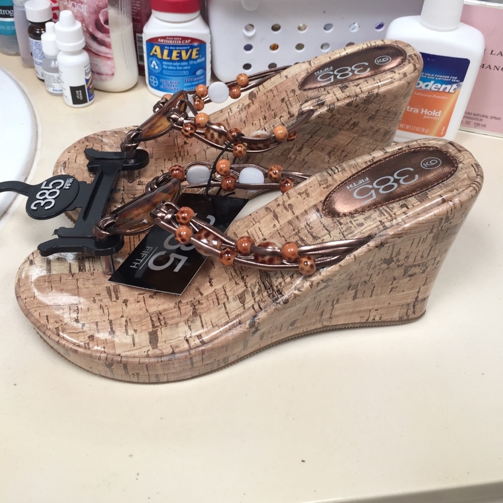 Tortuous Sandals - Picture 2 of 4
